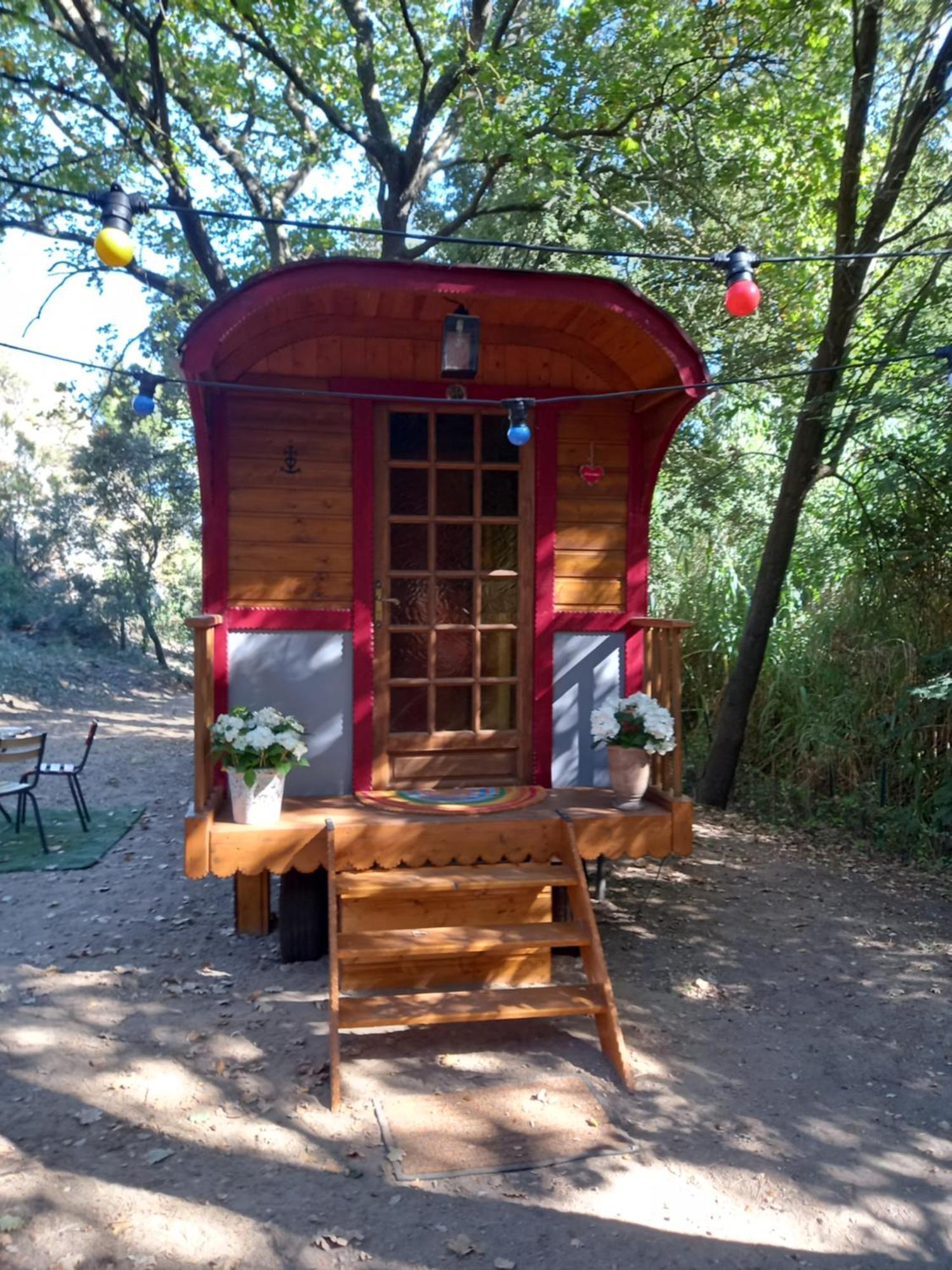 La Roulotte Du Petit Paradis Tente de luxe Saint-Rémy-de-Provence